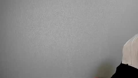 robert10211 online show from December 2, 2025, 6:30 am