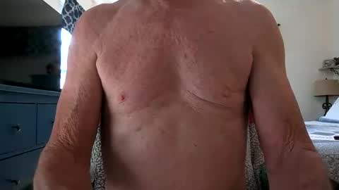 Snapshot of robert45556 chatting on October 21, 2025, 6:30 pm robert online show from October 21, 2025, 6:30 pm