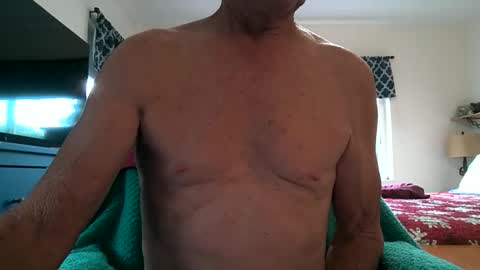 Snapshot of robert45556 chatting on December 14, 2025, 8:02 pm robert online show from December 14, 2025, 8:02 pm