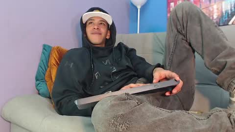 Snapshot of robert_kingg chatting on December 22, 2024, 3:44 pm robert_kingg online show from December 22, 2024, 3:44 pm