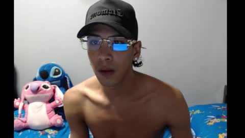 Snapshot of robert_kingg chatting on December 15, 2025, 9:46 am robert_kingg online show from December 15, 2025, 9:46 am