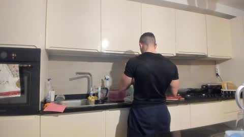 Snapshot of roberto4ever chatting on December 3, 2024, 4:39 pm roberto4ever online show from December 3, 2024, 4:39 pm