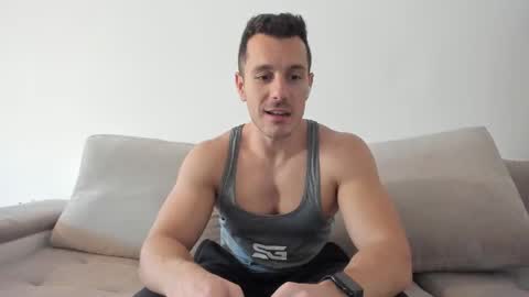 Snapshot of roberto4ever chatting on February 27, 2025, 1:07 pm roberto4ever online show from February 27, 2025, 1:07 pm