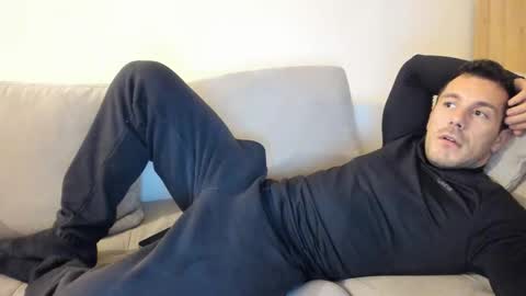 Snapshot of roberto4ever chatting on November 4, 2025, 3:55 pm roberto4ever online show from November 4, 2025, 3:55 pm