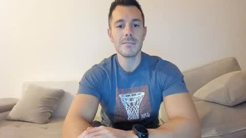 Snapshot of roberto4ever chatting on November 17, 2025, 5:35 am roberto4ever online show from November 17, 2025, 5:35 am