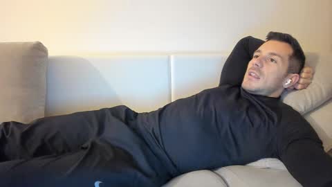 Snapshot of roberto4ever chatting on November 21, 2025, 5:22 pm roberto4ever online show from November 21, 2025, 5:22 pm