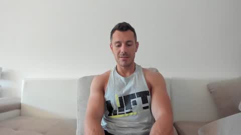 roberto4ever online show from June 11, 2026, 4:10 am