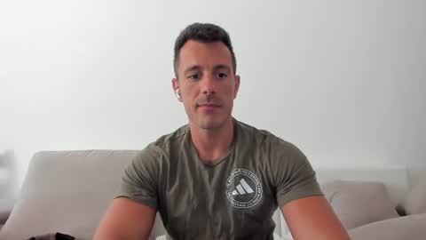 Snapshot of roberto4ever chatting on July 4, 2026, 10:10 am roberto4ever online show from July 4, 2026, 10:10 am