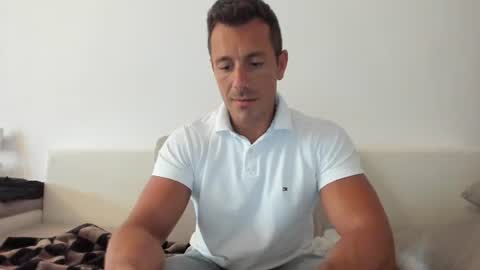 Snapshot of roberto4ever chatting on July 5, 2026, 11:39 am roberto4ever online show from July 5, 2026, 11:39 am