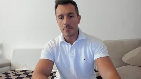 Snapshot of roberto4ever chatting on July 19, 2026, 11:14 am roberto4ever online show from July 19, 2026, 11:14 am