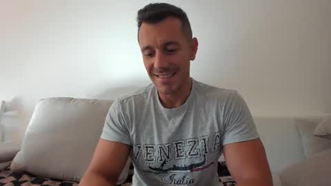 Snapshot of roberto4ever chatting on July 24, 2026, 4:54 am roberto4ever online show from July 24, 2026, 4:54 am