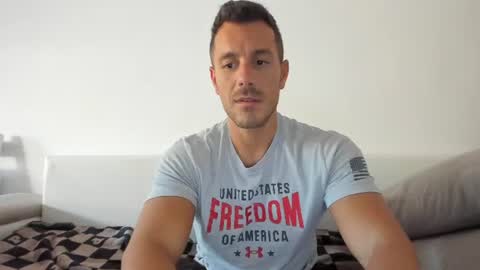 Snapshot of roberto4ever chatting on July 28, 2026, 2:13 pm roberto4ever online show from July 28, 2026, 2:13 pm