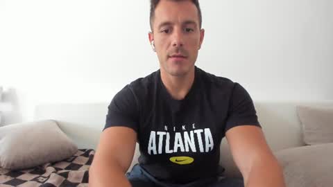 Snapshot of roberto4ever chatting on July 29, 2026, 10:46 am roberto4ever online show from July 29, 2026, 10:46 am