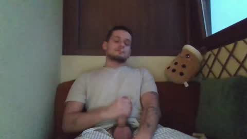 Roberto online show from November 12, 2025, 4:57 am