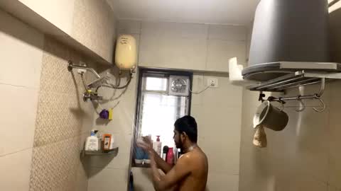 Snapshot of robertsalia220 chatting on October 8, 2025, 4:43 am Robertsalia online show from October 8, 2025, 4:43 am