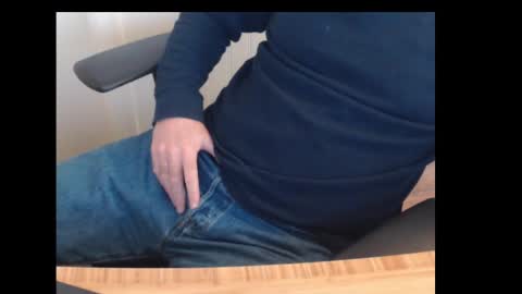 robidan6923 online show from February 13, 2025, 3:14 pm