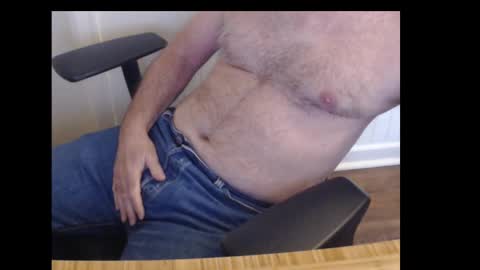 robidan6923 online show from February 14, 2025, 1:51 pm