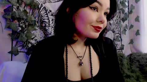 Snapshot of robin_harrington chatting on April 16, 2026, 10:49 am Ronin online show from April 16, 2026, 10:49 am