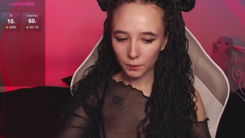 Snapshot of robin_yours chatting on January 26, 2025, 12:11 pm Robin your online show from January 26, 2025, 12:11 pm