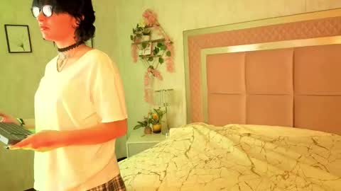 robin D online show from October 16, 2025, 12:06 pm