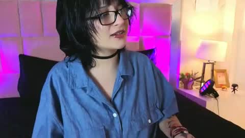 Snapshot of robinbennett chatting on June 18, 2026, 12:31 pm robin D online show from June 18, 2026, 12:31 pm