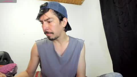 Snapshot of robindominique chatting on June 18, 2026, 12:00 am Robin online show from June 18, 2026, 12:00 am