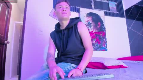 Snapshot of robinlion91 chatting on July 8, 2026, 4:44 pm robinlion91 online show from July 8, 2026, 4:44 pm