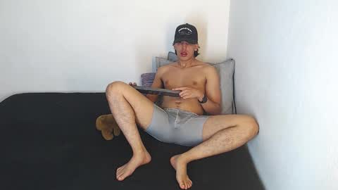 Snapshot of robisson_zack chatting on February 22, 2026, 10:30 pm Robisson Zack online show from February 22, 2026, 10:30 pm