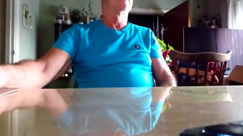 Snapshot of robke1966 chatting on December 14, 2025, 7:58 am robke1966 online show from December 14, 2025, 7:58 am