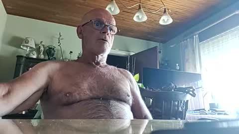 Snapshot of robke1966 chatting on June 11, 2026, 6:22 am robke1966 online show from June 11, 2026, 6:22 am