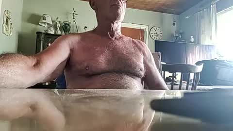 Snapshot of robke1966 chatting on June 29, 2026, 6:52 am robke1966 online show from June 29, 2026, 6:52 am