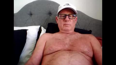 Snapshot of robo0000 chatting on April 1, 2026, 9:01 pm robo0000 online show from April 1, 2026, 9:01 pm