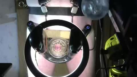 Snapshot of robodickmilker chatting on February 18, 2025, 3:31 am Robodickmilker online show from February 18, 2025, 3:31 am