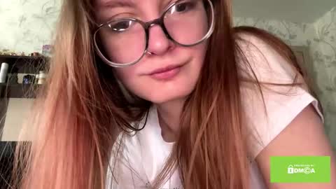 robynsentinella online show from December 16, 2025, 12:48 am