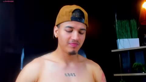 Snapshot of rocco_santos chatting on July 1, 2026, 11:37 pm rocco_santos online show from July 1, 2026, 11:37 pm