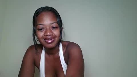 Snapshot of rochellinah chatting on May 17, 2026, 10:33 am rochellinah online show from May 17, 2026, 10:33 am