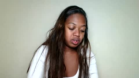 Snapshot of rochellinah chatting on June 17, 2026, 3:35 pm rochellinah online show from June 17, 2026, 3:35 pm