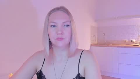 rock__baby online show from December 1, 2024, 8:20 pm