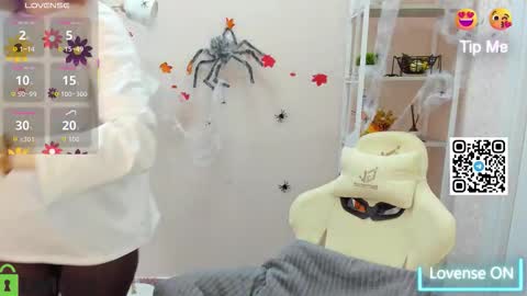 Snapshot of rockett_bunny chatting on October 22, 2025, 1:06 am Rockett online show from October 22, 2025, 1:06 am