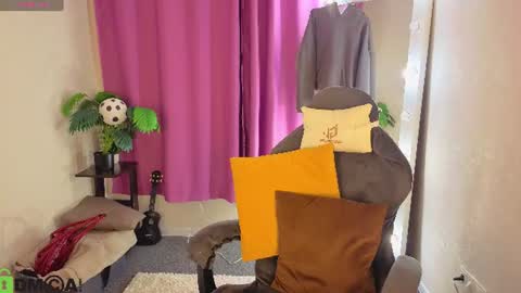 Snapshot of rockett_bunny chatting on June 30, 2026, 1:06 am Rockett online show from June 30, 2026, 1:06 am