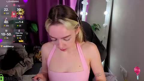 Snapshot of rockett_bunny chatting on July 16, 2026, 1:33 am Rockett online show from July 16, 2026, 1:33 am