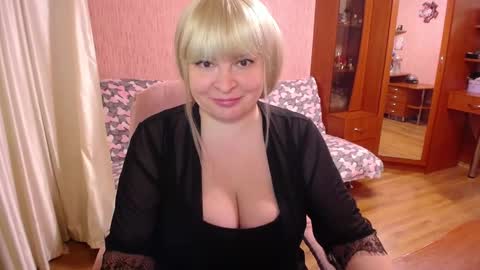 Snapshot of rocknlinxx chatting on December 16, 2025, 4:45 pm Rocknlinxx online show from December 16, 2025, 4:45 pm