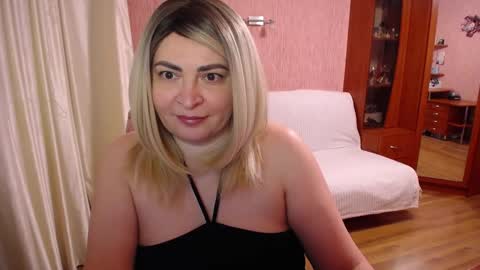 Snapshot of rocknlinxx chatting on February 4, 2026, 5:19 pm Rocknlinxx online show from February 4, 2026, 5:19 pm