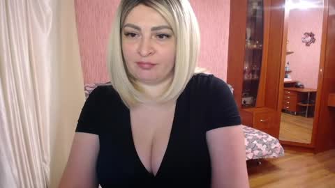 Snapshot of rocknlinxx chatting on April 3, 2026, 4:27 pm Rocknlinxx online show from April 3, 2026, 4:27 pm