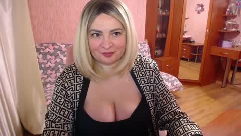 Snapshot of rocknlinxx chatting on April 10, 2026, 7:07 pm Rocknlinxx online show from April 10, 2026, 7:07 pm