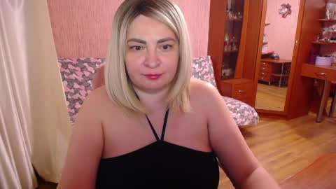 Snapshot of rocknlinxx chatting on May 11, 2026, 5:43 pm Rocknlinxx online show from May 11, 2026, 5:43 pm