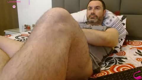 Snapshot of rodher81 chatting on December 16, 2025, 4:06 am Rod online show from December 16, 2025, 4:06 am