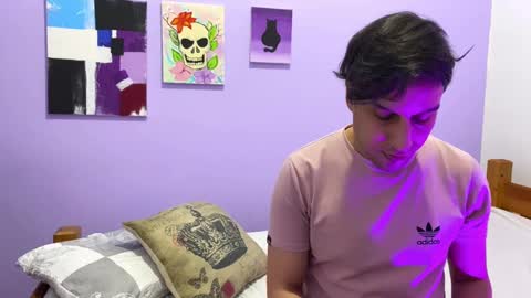 Thiago independent model online show from February 7, 2025, 11:55 pm