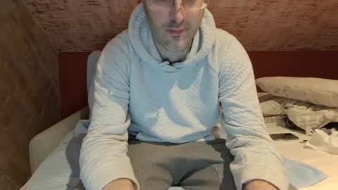 Snapshot of rogersand88 chatting on June 5, 2026, 10:59 pm rogersand88 online show from June 5, 2026, 10:59 pm