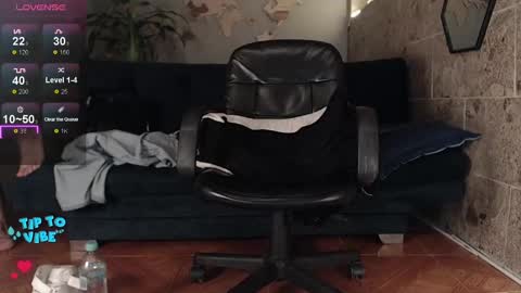 Snapshot of rogert_xx chatting on February 8, 2025, 4:25 am Rogert online show from February 8, 2025, 4:25 am